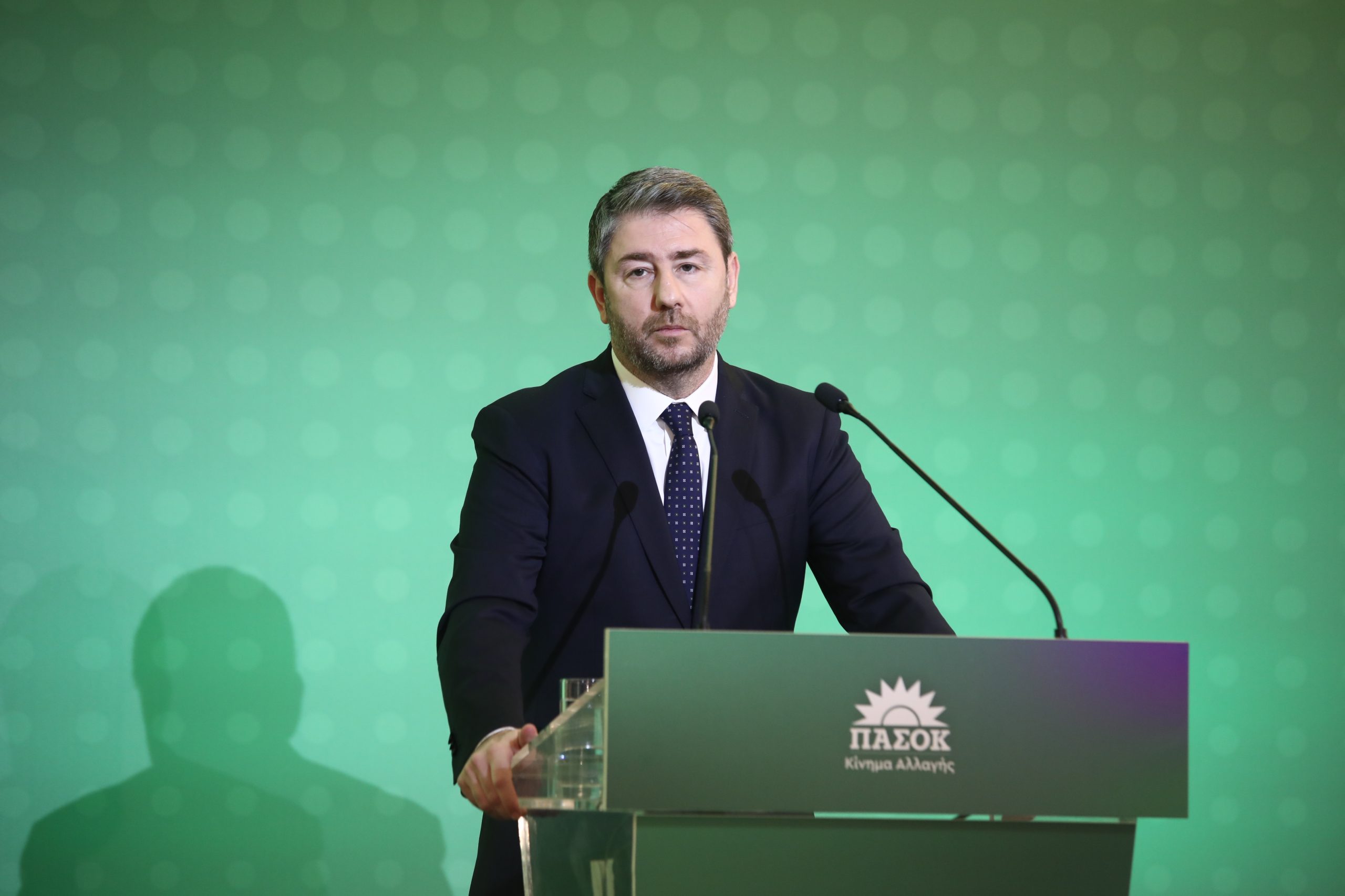 Πόλεμος για τα σκάνδαλα: ΠΑΣΟΚ κατά ΝΔ με φόντο ΟΠΕΚΑ - ΟΠΕΚΕΠΕ