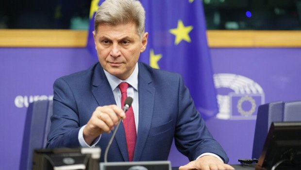 Νικόλας Φαραντούρης: «Έρευνα του Ευρωπαϊκού Κοινοβουλίου για τα δάνεια σε ελβετικό φράγκο στην Ελλάδα»