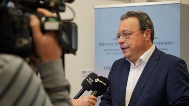 Φάμελλος: Τα νησιά πληρώνουν ακριβό τίμημα εξαιτίας μιας επικίνδυνης και διεφθαρμένης κυβέρνησης