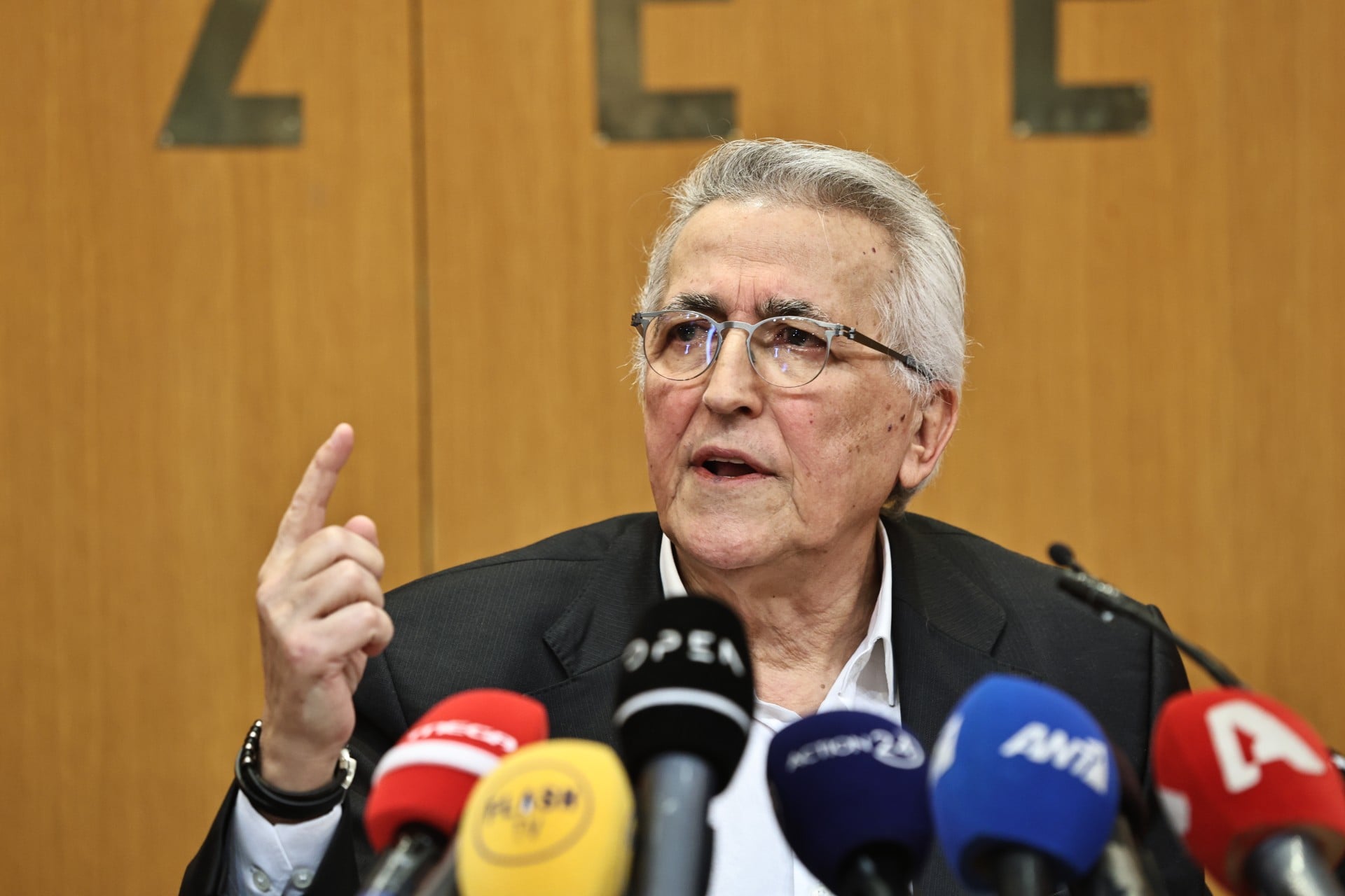 Επιχειρούν αθόρυβη διάσπαση, κρύφτηκαν ως «δειλοί και αδύναμοι αντάμα»