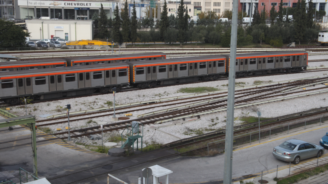 Μετρό: Βανδαλισμοί σε συρμούς στα Σεπόλια