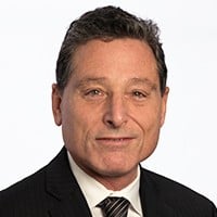 Ο αρχιερέας της Wall Street μόλις βγήκε στη σύνταξη