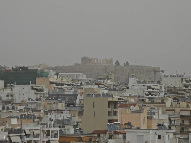 Σχεδόν δεν φαίνεται η Ακρόπολη, το φαινόμενο κορυφώνεται – Δείτε εντυπωσιακές εικόνες – News.gr