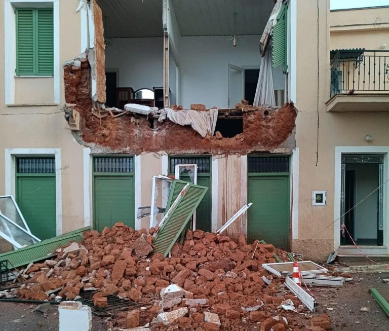 Μεσσήνη: Κατέρρευσε τοίχος κατοικημένου σπιτιού λόγω βροχής - Από θαύμα δεν θρηνήσαμε θύματα