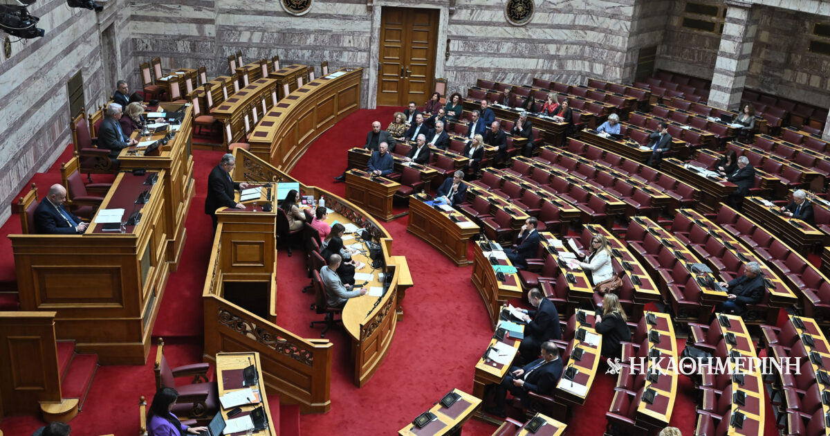 Βουλή: Πυρά της αντιπολίτευσης στην κυβέρνηση για συλλογικές συμβάσεις και υπόθεση Παναγόπουλου