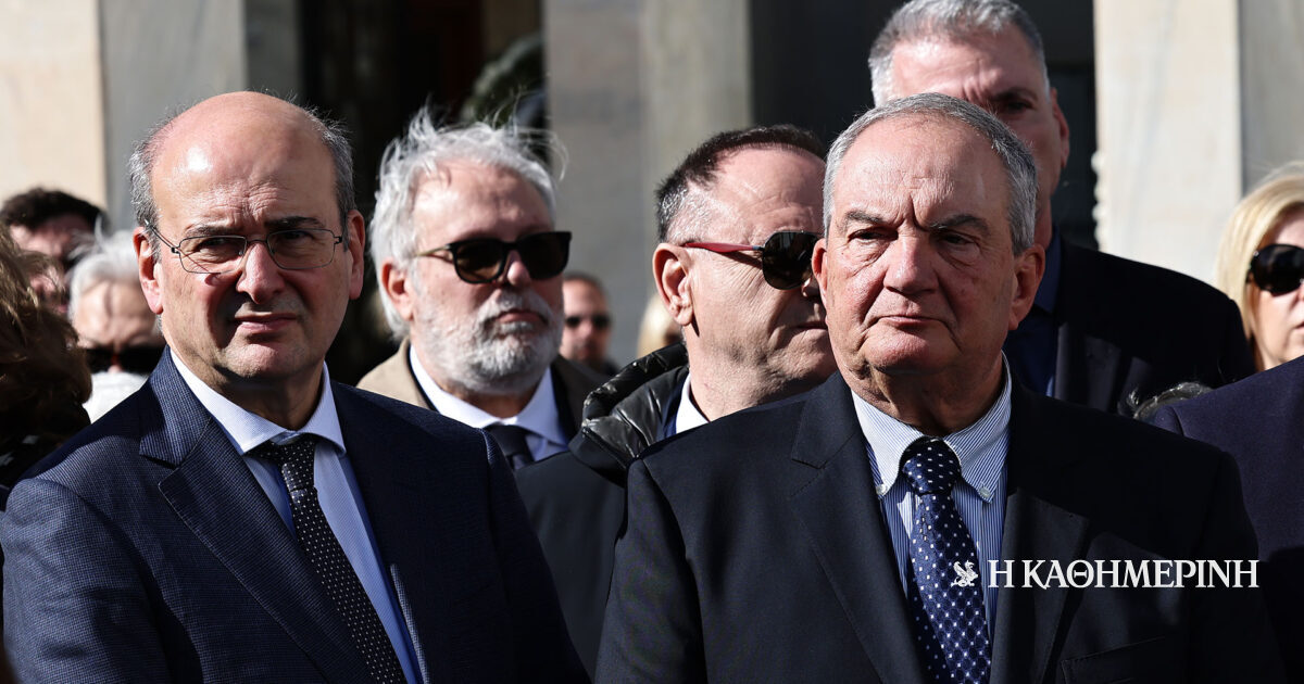 Θεωρείο: Το τετ α τετ του Καραμανλή