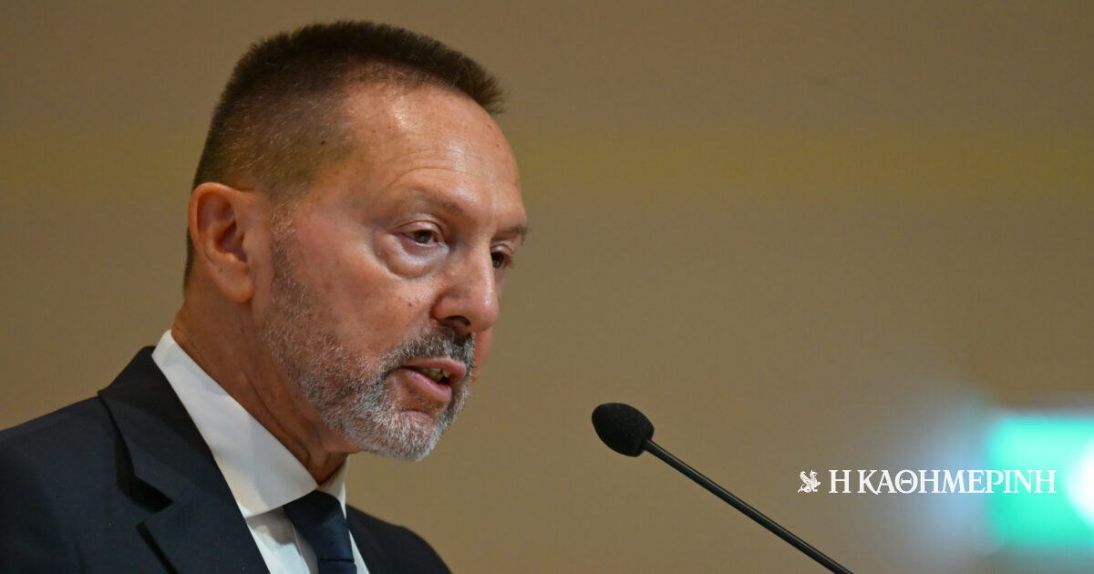 Στουρνάρας: Πιθανότερη η μείωση των επιτοκίων από την ΕΚΤ