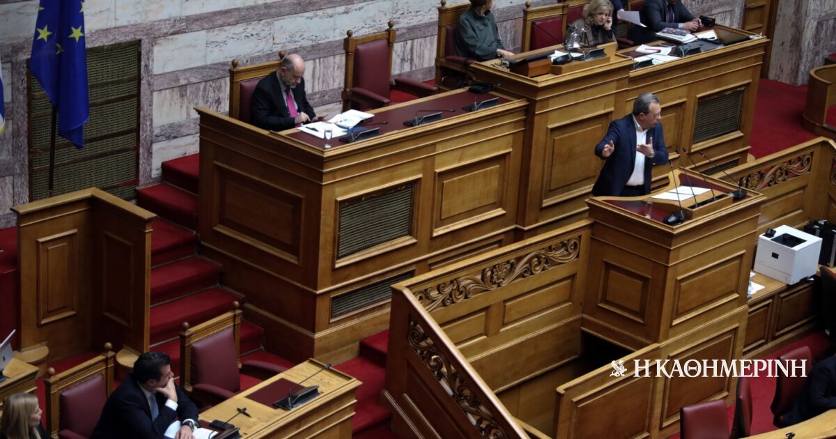 Φάμελλος κατά Πλεύρη: Αξιος εκπρόσωπος του τραμπισμού – Ο κ. Μητσοτάκης βρήκε τον δικό του Μποβίνο