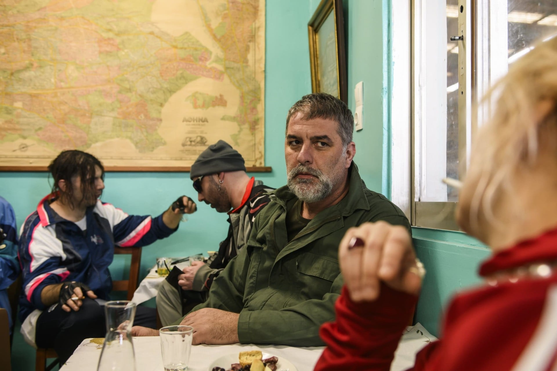 Ο Βασίλης Μπισμπίκης σκηνοθετεί και συναντά για πρώτη φορά επί σκηνής τη Λένα Κιτσοπούλου
