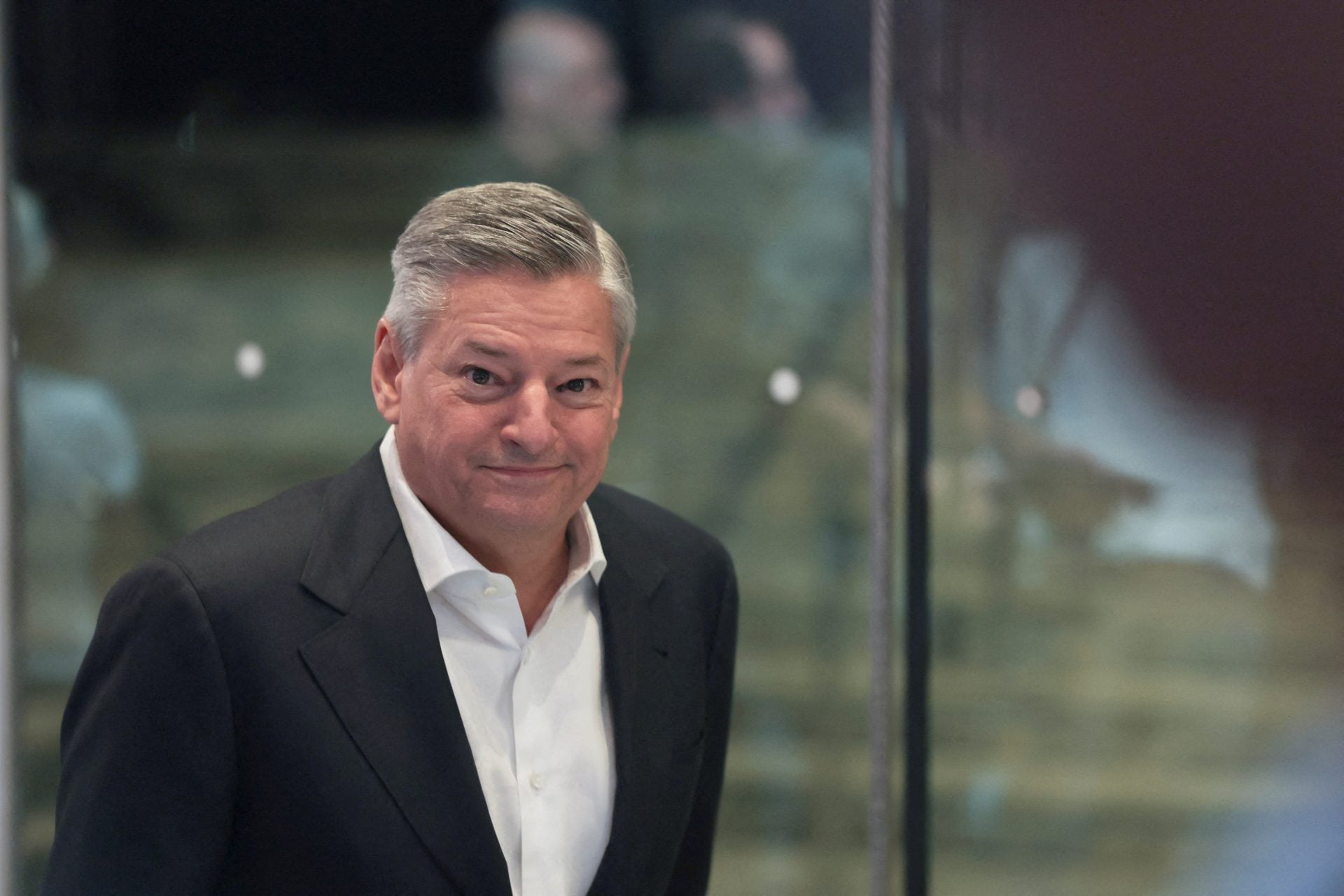 Στον Λευκό Οίκο ο CEO Σάραντος με στόχο την εξαγορά της Warner Bros