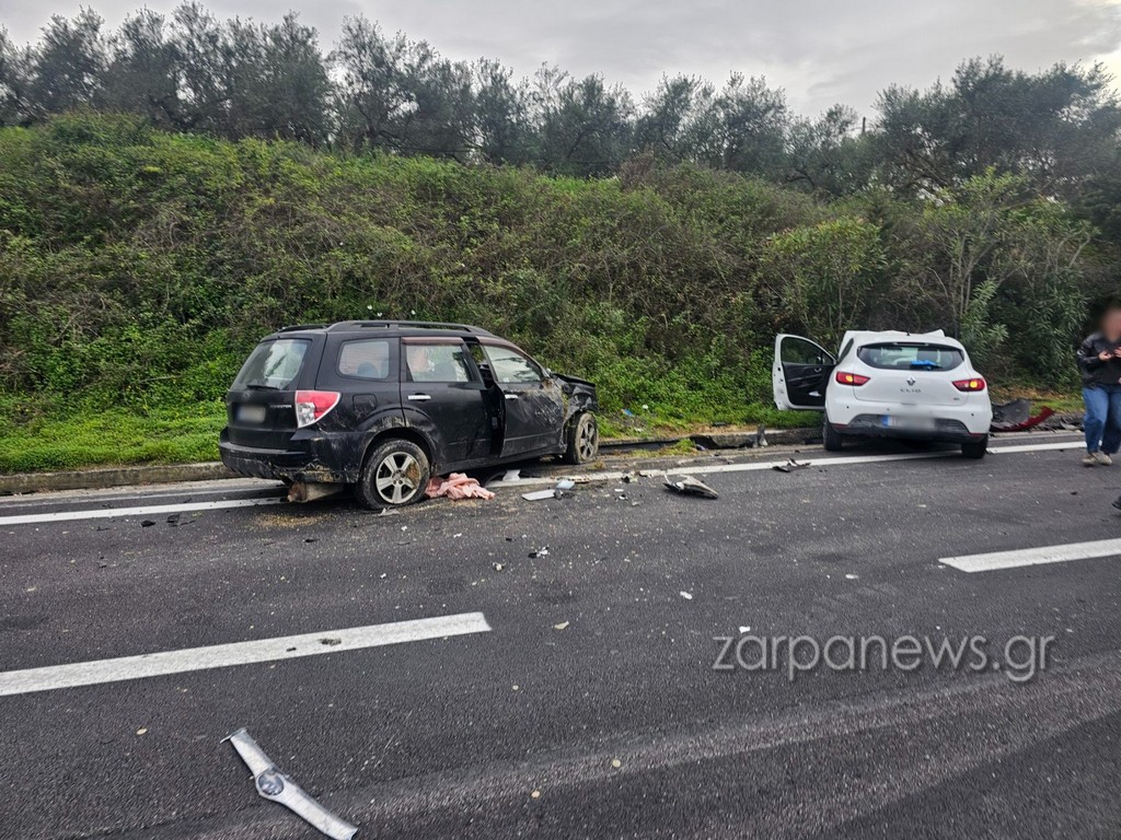 Χανιά: Σοκαριστικό τροχαίο στον ΒΟΑΚ - Μια γυναίκα χωρίς τις αισθήσεις της, 3 τραυματίες