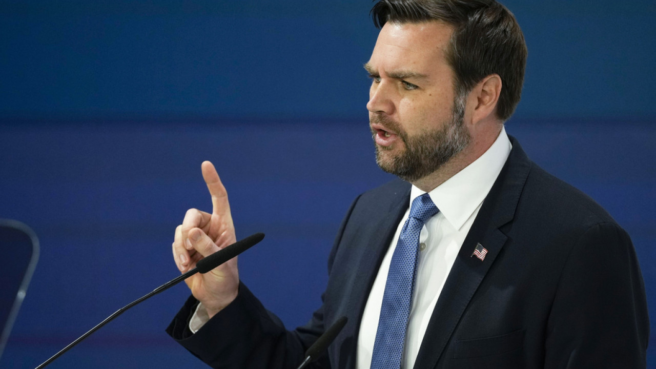 Βανς: Ανησυχώ για τις παραβιάσεις της ιδιωτικής ζωής των Αμερικανών μέσω τεχνητής νοημοσύνης