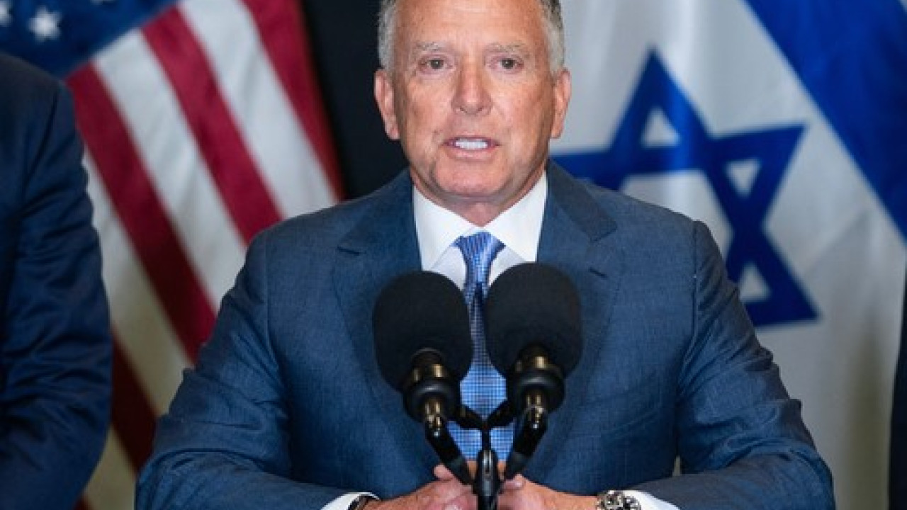 Ο Γουίτκοφ φτάνει στο Ισραήλ για συναντήσεις με Νετανιάχου και Ζαμίρ