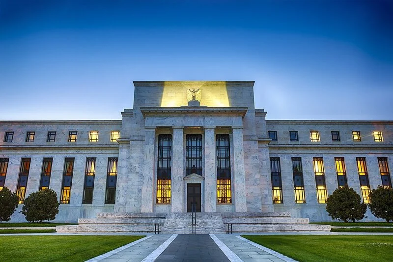 Διαιρεμένη ξανά η Fed ενόψει συνεδρίασης για τα επιτόκια