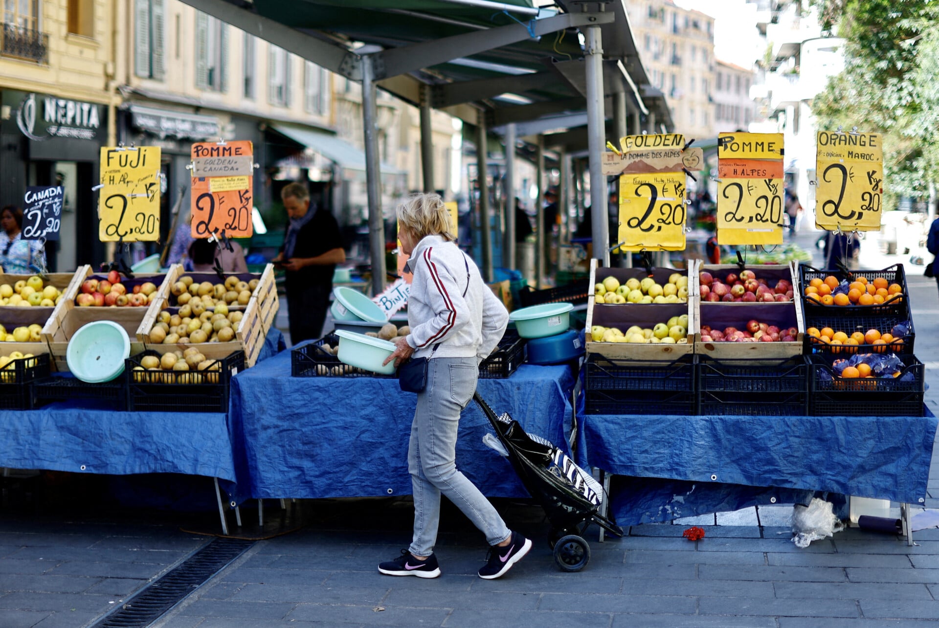 Γιατί ο πόλεμος στο Ιράν σπρώχνει τους δείκτες στην ευρωζώνη στην ύφεση και τον στασιμοπληθωρισμό