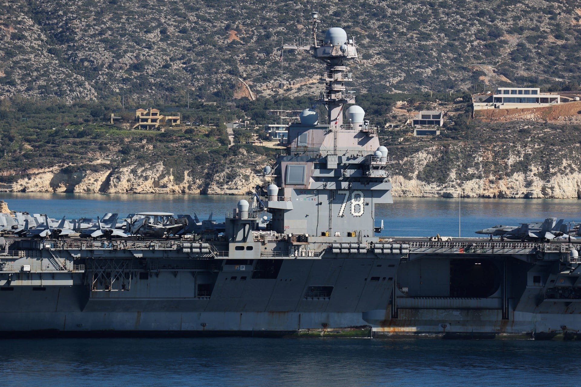 Το USS Gerald Ford μετακινείται από τη Μεσόγειο στην Ερυθρά Θάλασσα