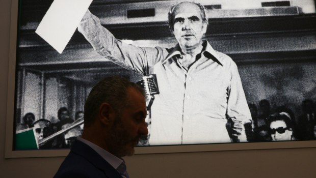 «Ο Ανδρέας μέσα από τα μάτια των παιδιών του»: Γιώργος και Νίκος Παπανδρέου μιλούν για τον πατέρα τους