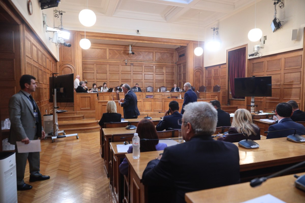 ΟΠΕΚΕΠΕ: Διαψεύδει στο in η πλευρά Βάρρα ότι έκανε τη διαρροή - Πολιτική κόντρα για το εάν γνώριζε ο Βορίδης