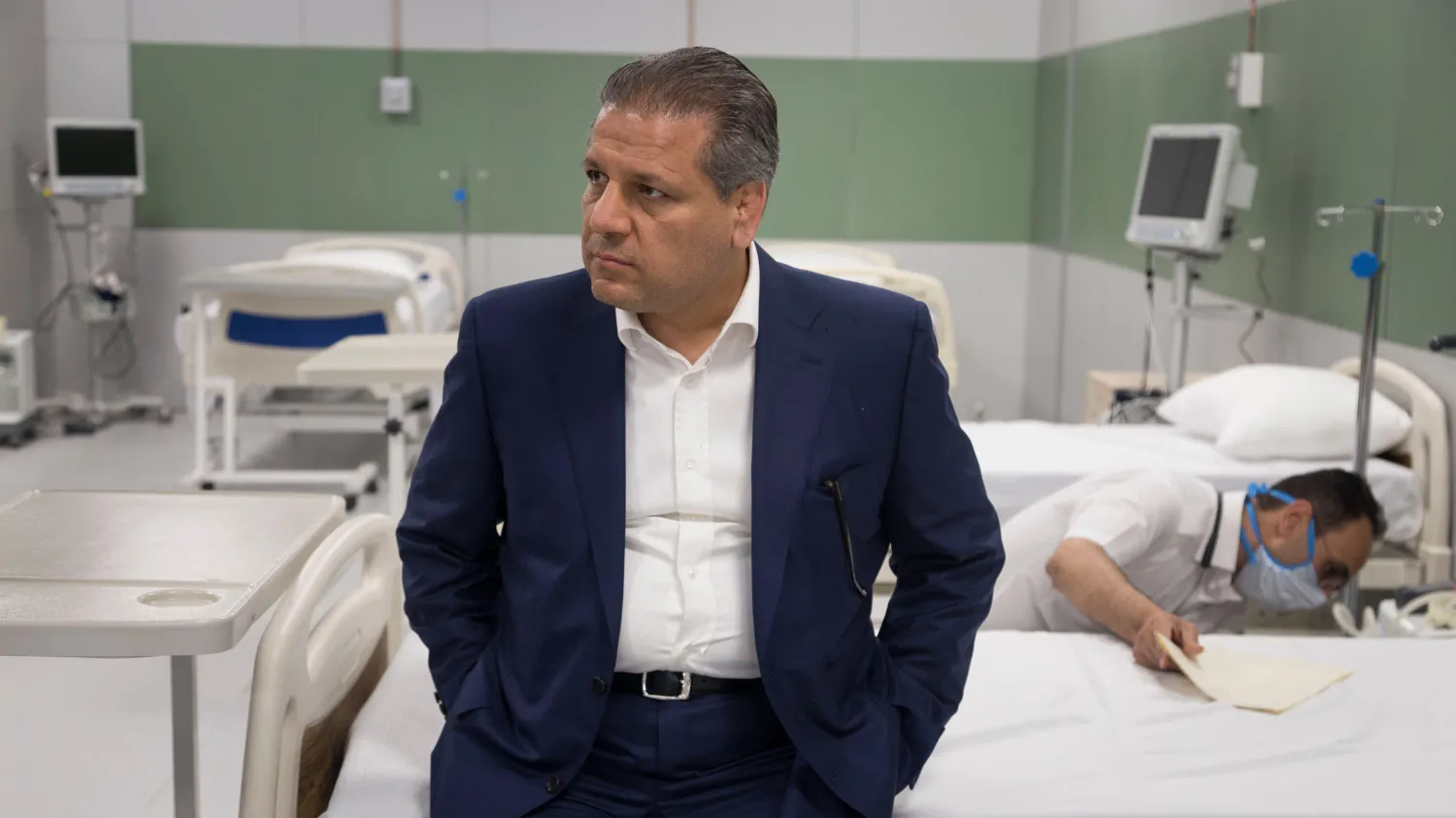 Ο «διεφθαρμένος τραπεζίτης» που «έχτισε» μια αυτοκρατορία ακινήτων στο Λονδίνο για τον γιο του Αλί Χαμενεΐ