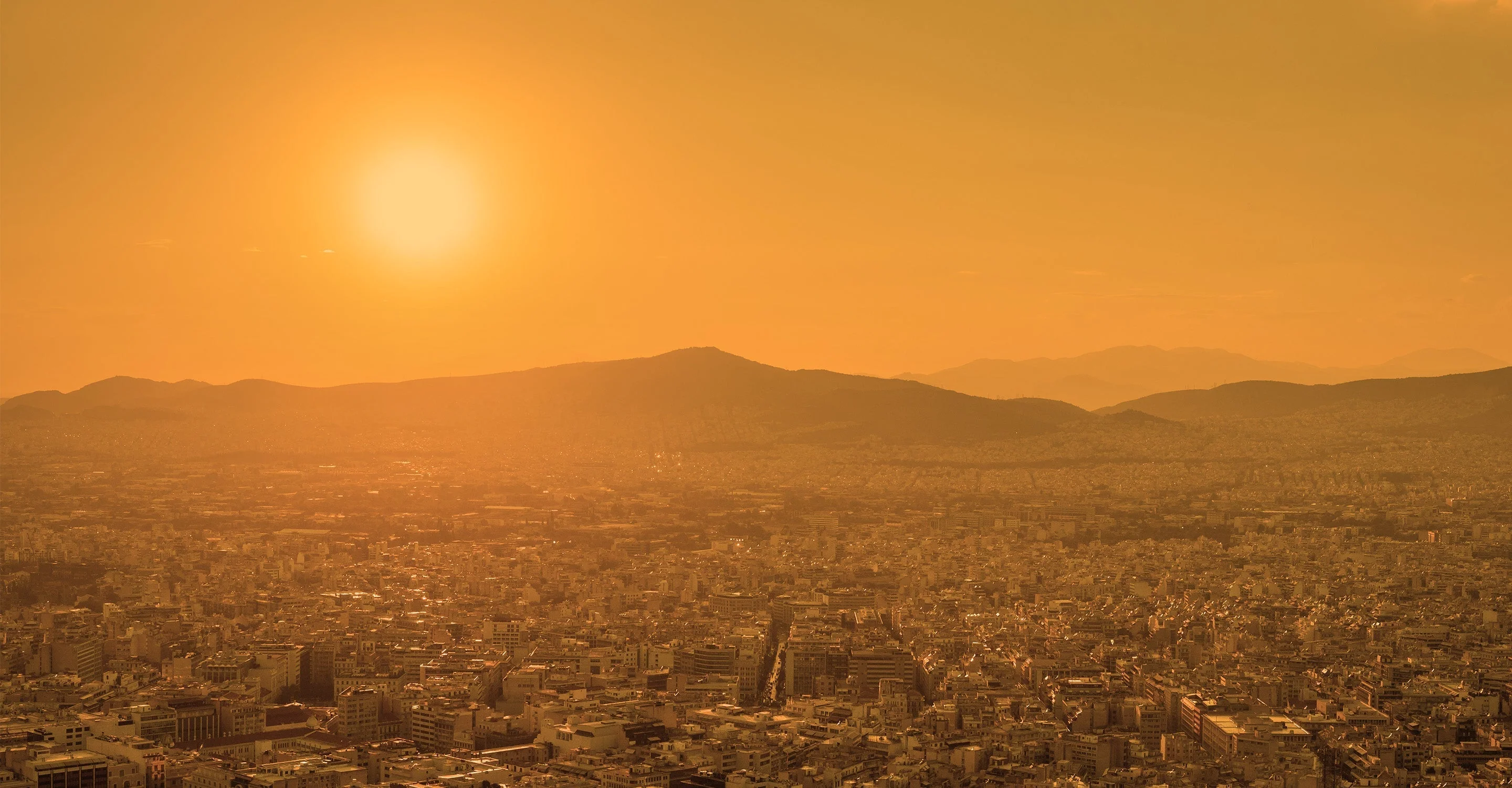 Ξανά πορτοκαλί ο ουρανός λόγω σκόνης από τη Σαχάρα