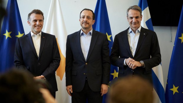 Κύπρος: Αποστολή αλά «Ασπίδες» για συνοδεία τάνκερ προανήγγειλε ο Μακρόν - Τι είπαν Μητσοτάκης, Χριστοδουλίδης