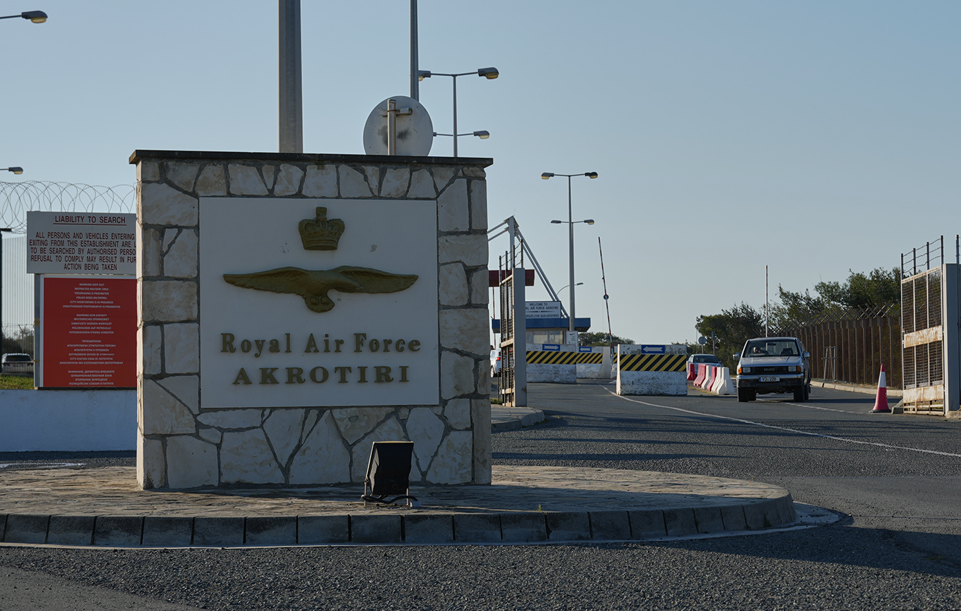 Ήχησαν ξανά σειρήνες στο Ακρωτήρι – Εκκενώνονται βάσεις, απογειώνονται πολεμικά αεροσκάφη