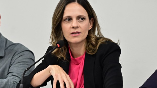 Αχτσιόγλου: Επικίνδυνη εμπλοκή της Ελλάδας στον πόλεμο - Αστείες οι εξηγήσεις της κυβέρνησης