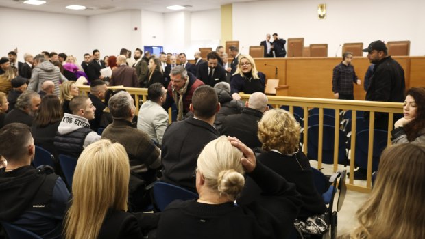 ΣΥΡΙΖΑ για το αλαλούμ στη δίκη των Τεμπών: Λίγη ντροπή, κ. Φλωρίδη