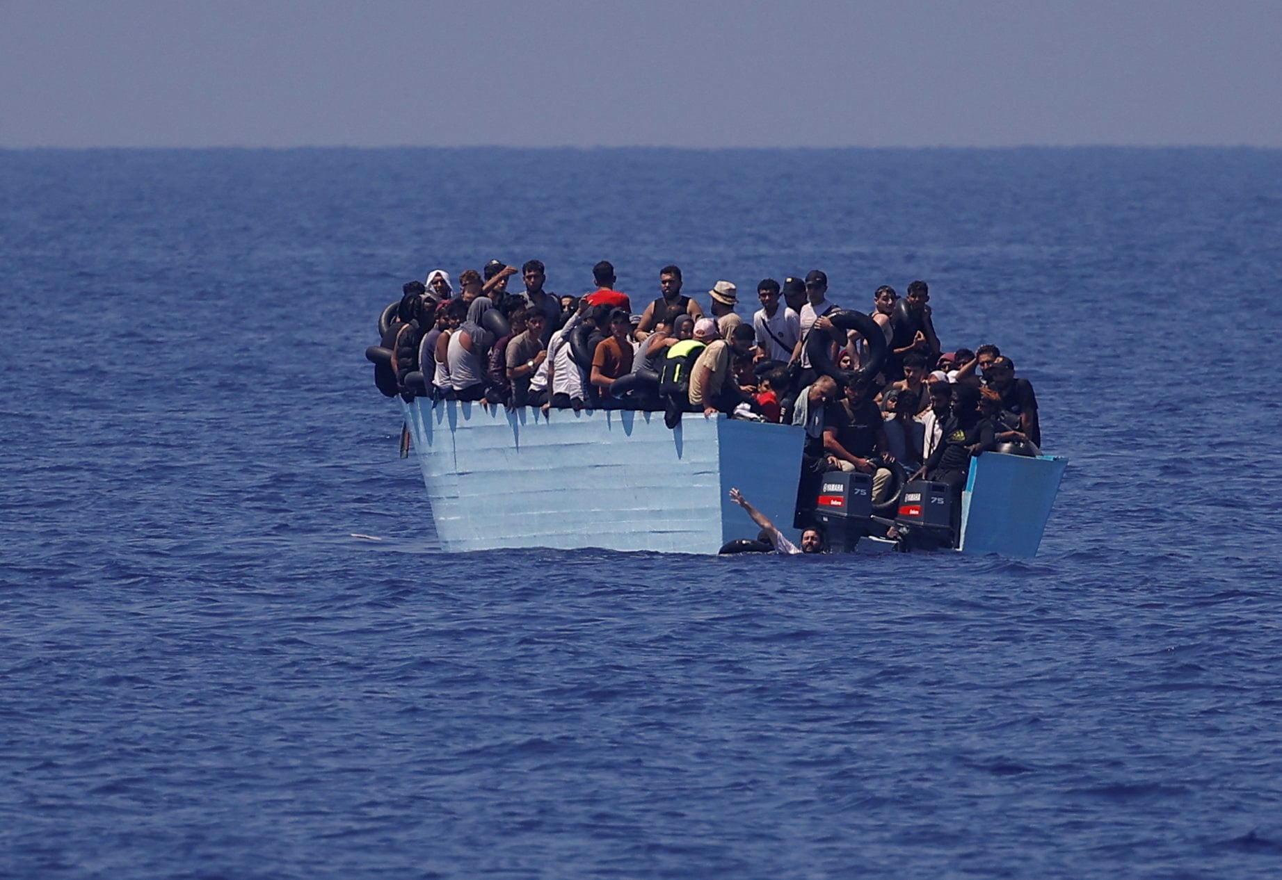 Λαμπεντούζα: Διάσωση 64 προσφύγων μετά από ναυάγιο πλοιαρίου – Αγνοείται ένα 2χρονο αγοράκι
