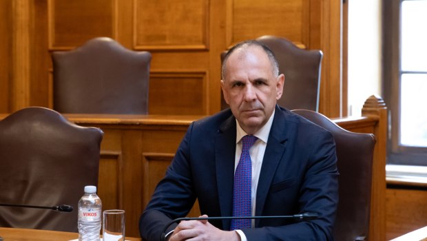 Οδηγίες Γεραπετρίτη για την ασφαλή επιστροφή Ελλήνων πολιτών από τη Μέση Ανατολή