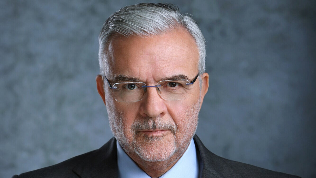 Ο τραπεζίτης που θέλει να μοιράσει... 5 δισ. ευρώ