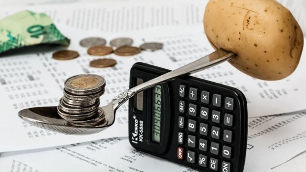 Πάλι από τα μέσα του μήνα χωρίς λεφτά όμως μια μέρα μετά, ψάχνει η ΝΔ με ποιον θα συνεργαστεί ώστε η «κανονικότητα» να συνεχιστεί