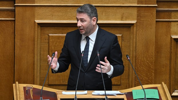 Τα τρία «μέτωπα» του ΠΑΣΟΚ για τις υποκλοπές και το «σφυροκόπημα» του Ανδρουλάκη προς τον Μητσοτάκη