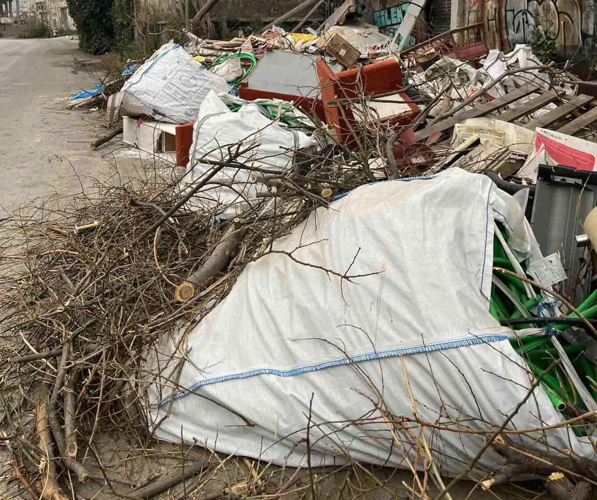 Πέντε συλλήψεις για ανεξέλεγκτη ρίψη αποβλήτων