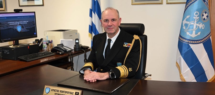 Ποιος είναι ο αντιναύαρχος που αναλαμβάνει το «πηδάλιο» του Λιμενικού Σώματος