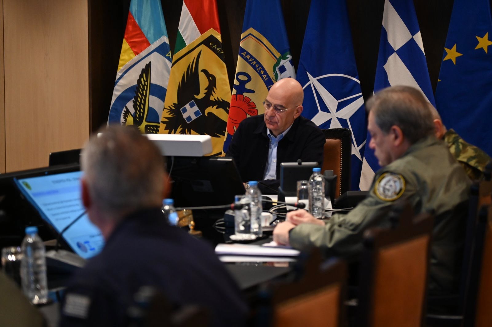 Έκτακτη σύσκεψη στο Υπουργείο Εθνικής Άμυνας για τις εξελίξεις στη Μέση Ανατολή