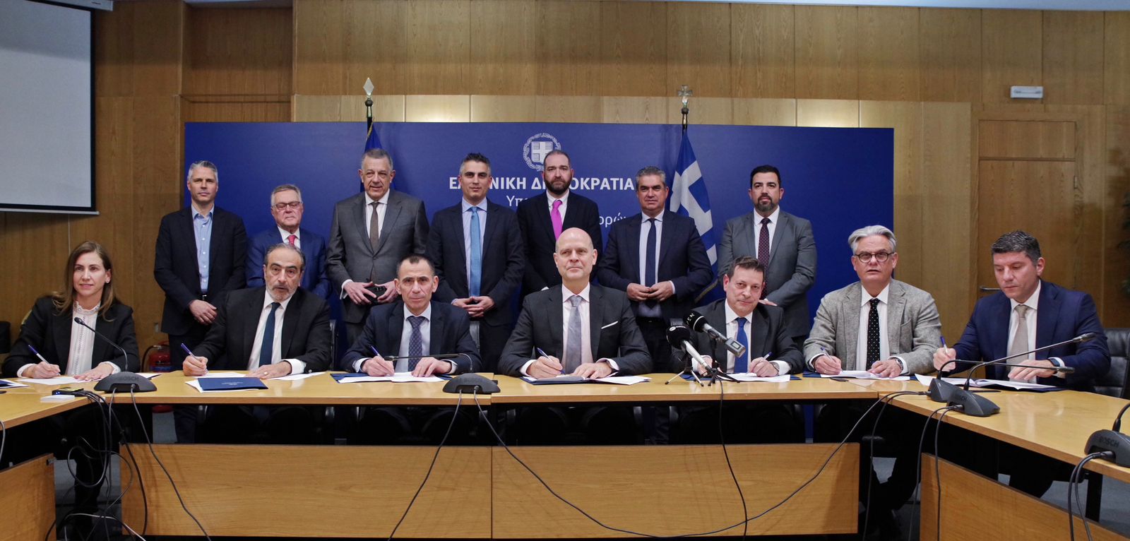 Δωρεά εταιρειών για προμήθεια συστήματος επικοινωνιών ελέγχου