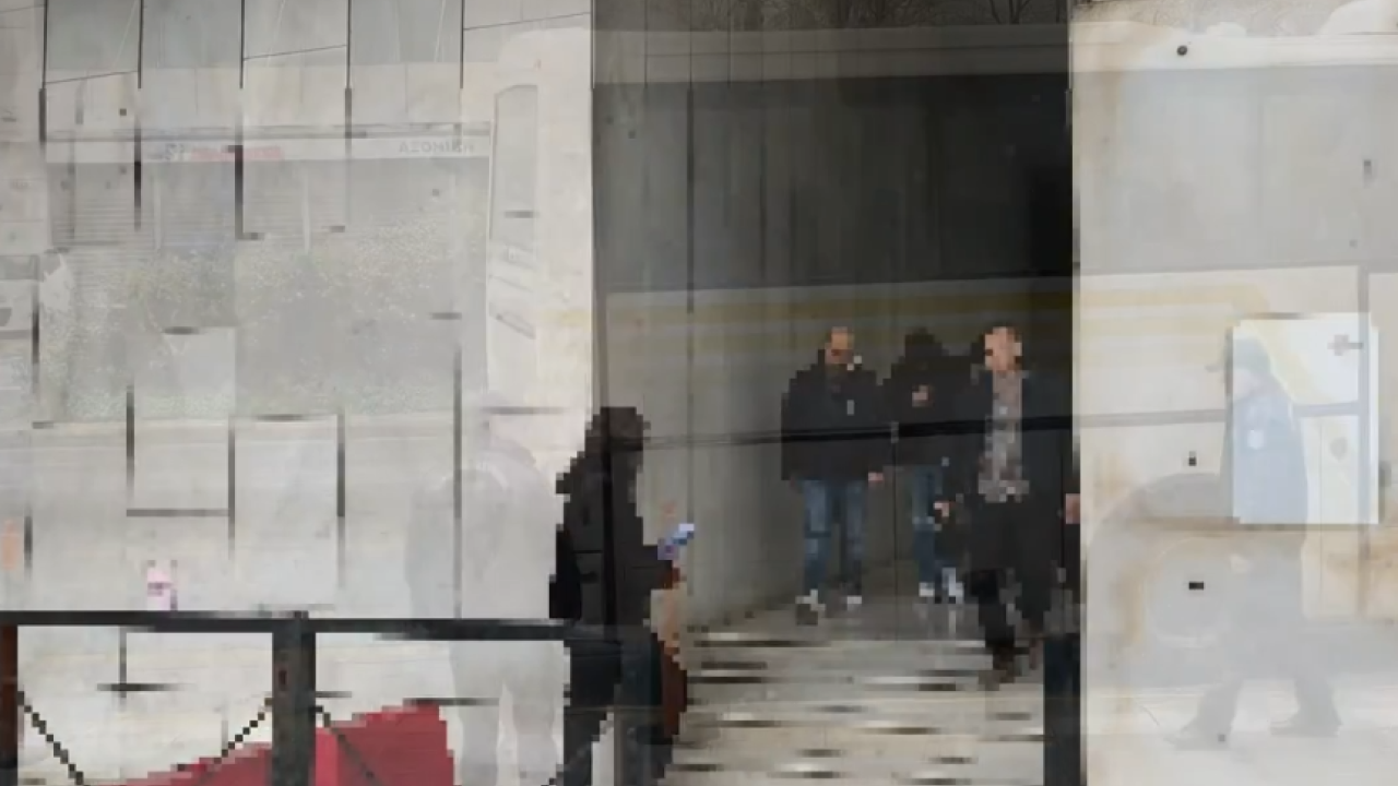 Στην Ευελπίδων οι 22 συλληφθέντες για τη μεγάλη απάτη στον ΕΦΚΑ