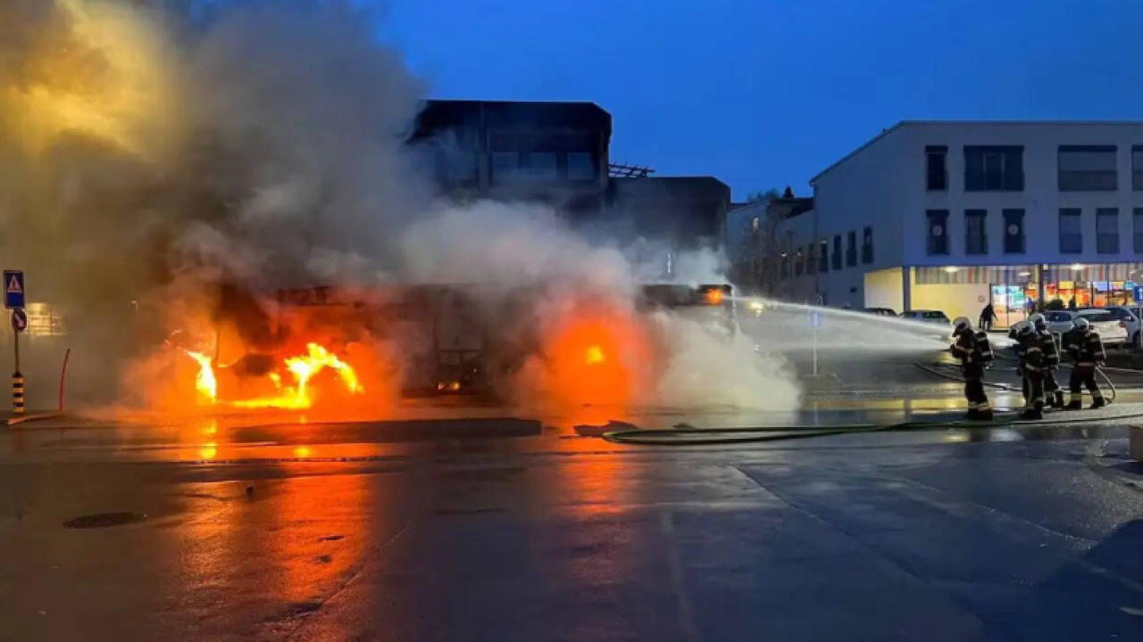 Άνδρας αυτοπυρπολήθηκε σε λεωφορείο στο Κέρτσερς της Ελβετίας
