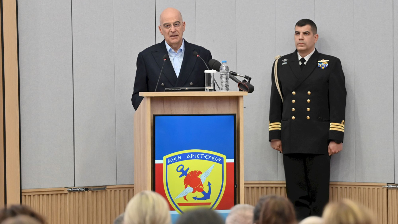 Στη Σούδα ο Μακρόν μετά την Κύπρο - Συνάντηση με Νίκο Δένδια