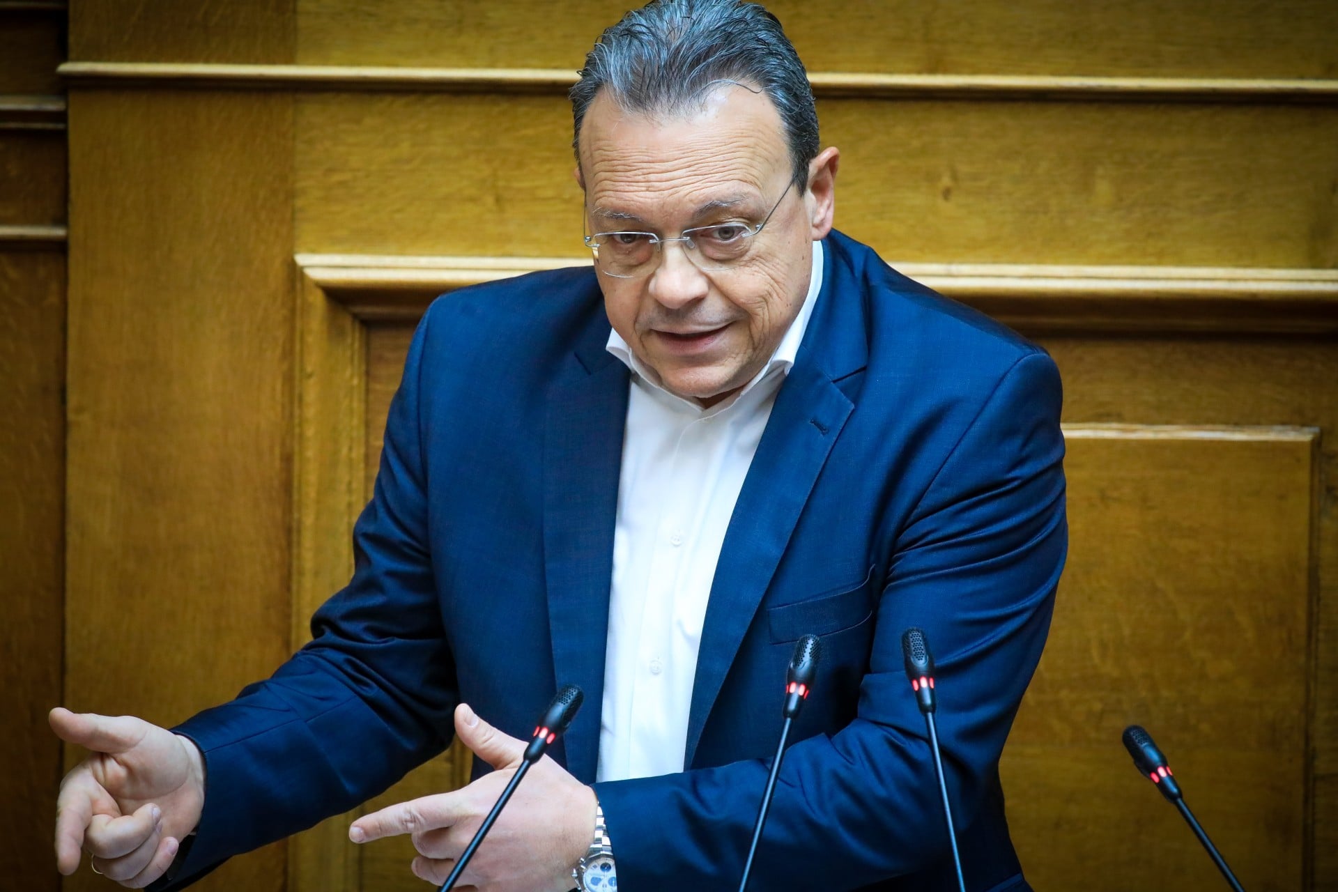 «Ενότητα και ανασύνθεση του προοδευτικού χώρου με όσους θέλουν και όσους μπορούν»