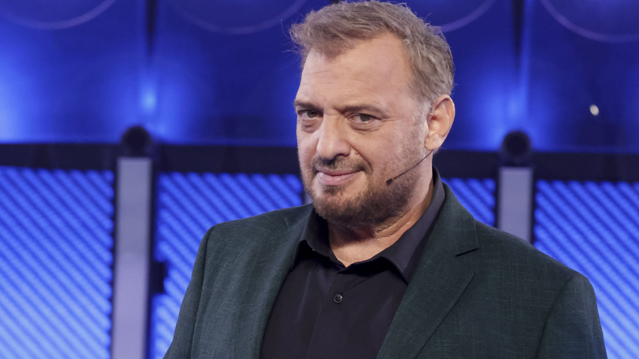 «The Wall» με τον Χρήστο Φερεντίνο: Δύο εθελοντές πυροσβέστες παίζουν για καλό σκοπό - Πέμπτη στον ΣΚΑΪ