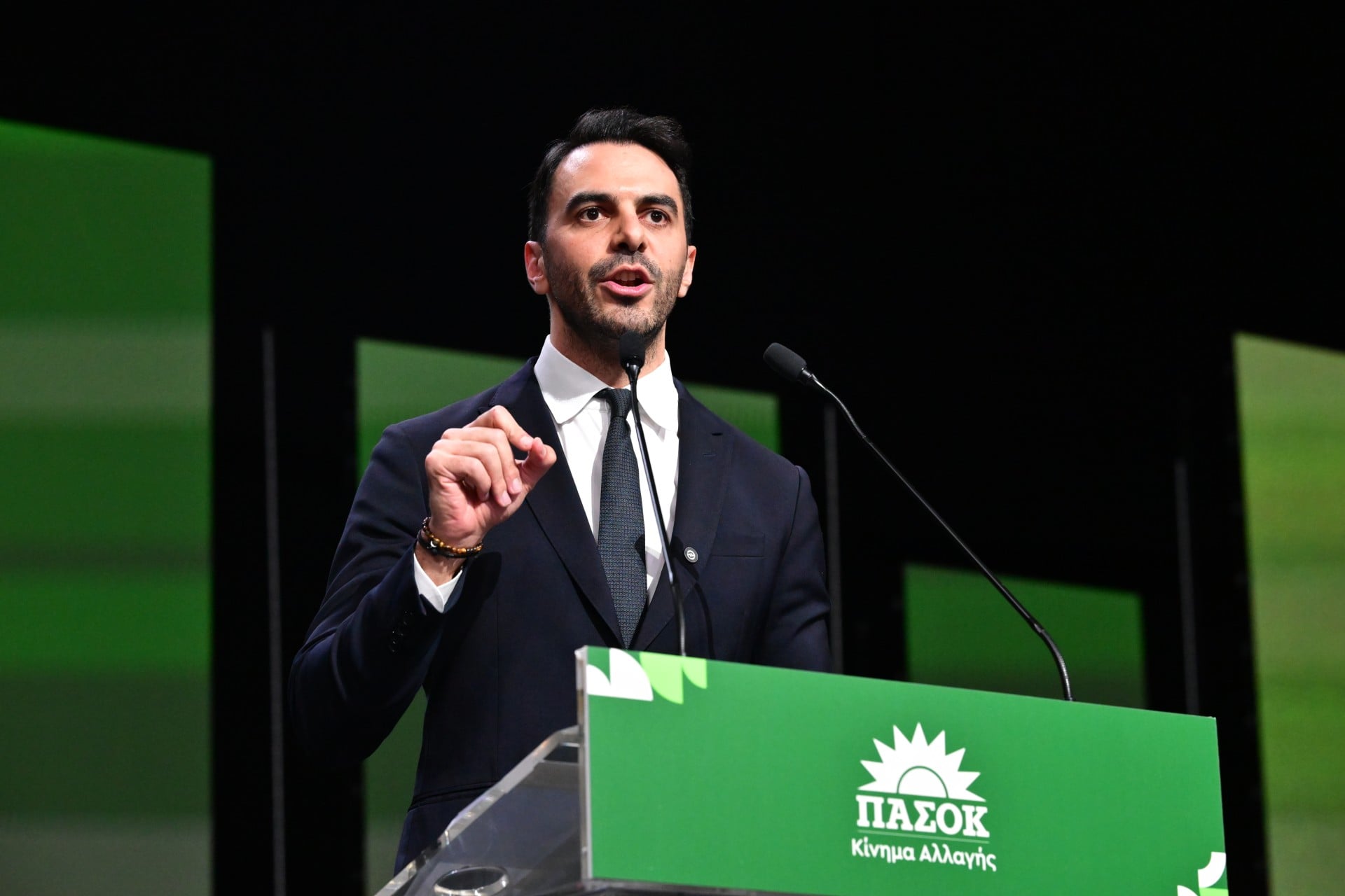 Η διαχωριστική γραμμή με τη δεξιά πρέπει να είναι καθαρή
