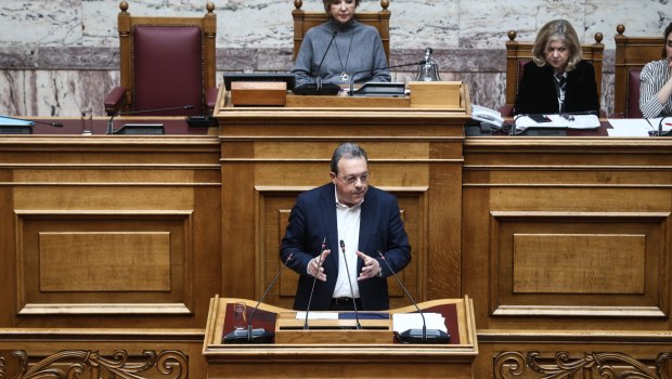 Φάμελλος: Τροπολογίες του ΣΥΡΙΖΑ για μείωση του Ειδικού Φόρου Κατανάλωσης στα καύσιμα