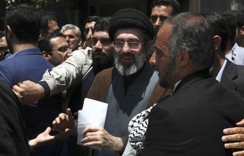 Ο γιος του Αλί Χαμενεΐ, Μοτζταμπά, εξελέγη ανώτατος ηγέτης του Ιράν – News.gr