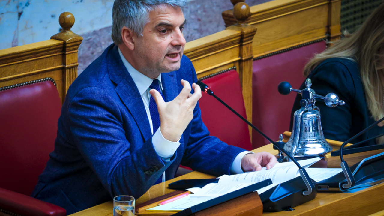 Παραδίδει την έδρα στο ΠΑΣΟΚ ο Οδυσσέας Κωνσταντινόπουλος