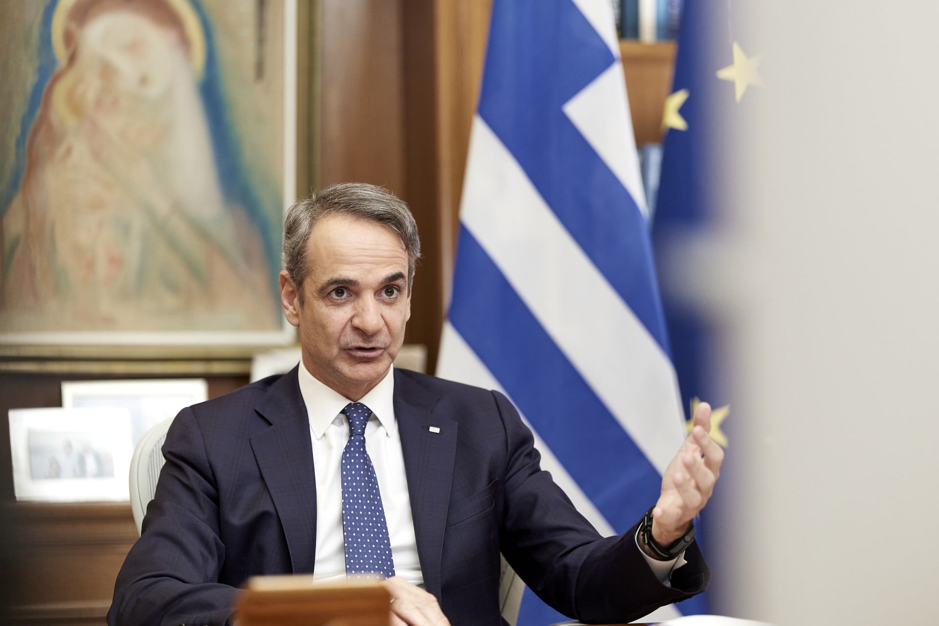 Στην Ε.Ε. το «γάντι» για τη μείωση του ΕΦΚ