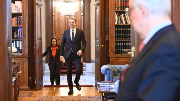 Μητσοτάκης σε Τασούλα: Έρχεται πλαφόν στο περιθώριο κέρδους σε καύσιμα και προϊόντα σε σούπερ μάρκετ για ένα τρίμηνο
