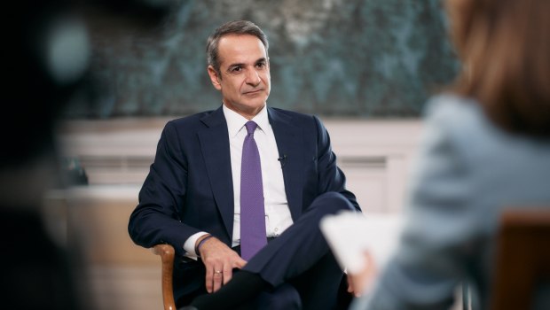 Κ. Μητσοτάκης: «Πουλάει» ασφάλεια και «πλαφόν» - Ενεργοποιεί δεξιά αντανακλαστικά, σε έναν κόσμο που «βράζει»