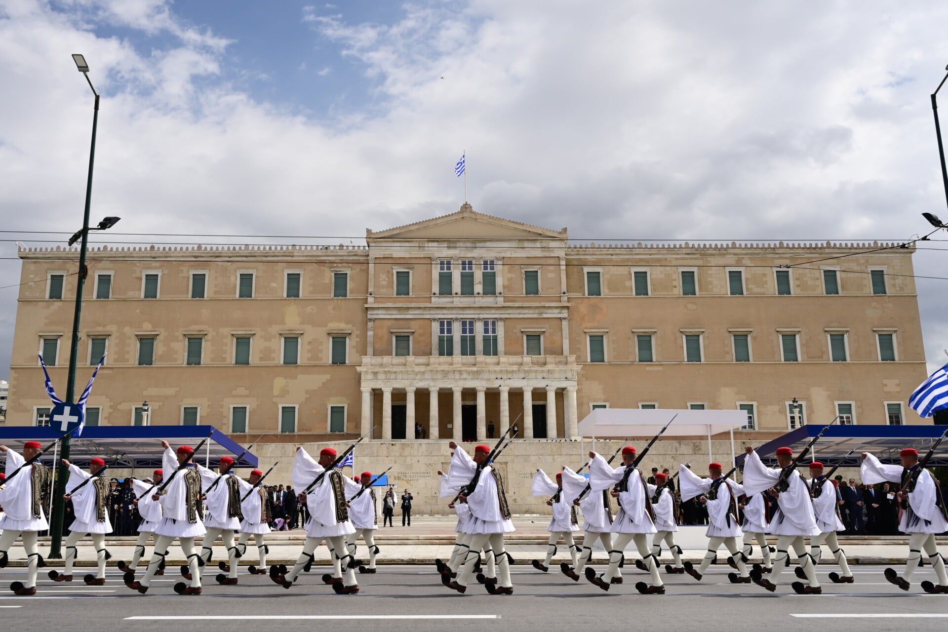 25η Μαρτίου: Στις 11.00 η μεγάλη στρατιωτική παρέλαση στο Σύνταγμα